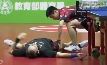 This Is The Funniest Table Tennis Match You’ve Ever Seen. You Will Die Laughing!