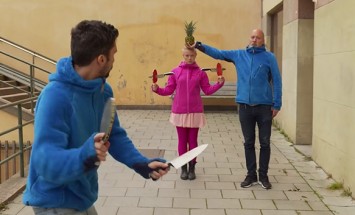 This Is The Most Thrilling Knife Throwing You’ve Ever Seen. My Breath Stopped At 0:21!!