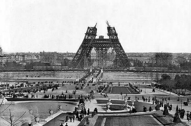 Construction of Eiffel Tower in 1880