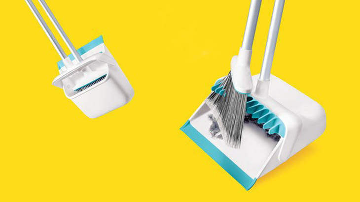 A genius dustpan that keeps dirt from staying stuck in the broom.