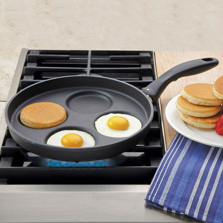 Clever Inventions - Multitasking pancake plett pan.