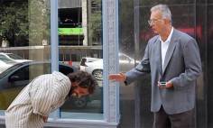 This Is How Other People React When A Homeless Man Puts On A Suit. Shame On Us!