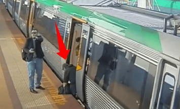 A Man Trapped His Leg Between The Platform And A Train… What Happens Next Will Surprise You!