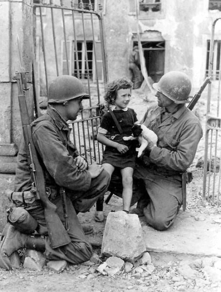 Soldiers With Their Pets