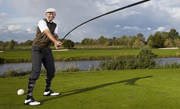 This Guy Holds A World Record For Golf, You’ll Be Surprise To See For What.