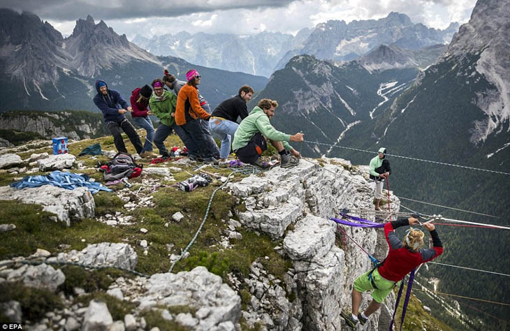 Highline Meeting in the Italian Alps