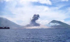 This Is A Thrilling Footage Of A Volcano Eruption! Your Stomach Will Drop At 0:25.