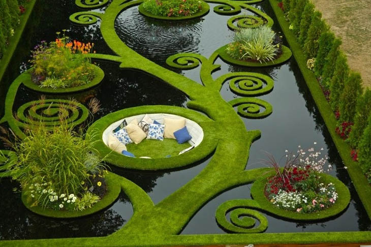 Enjoy the sunken alcove garden in New Zealand.