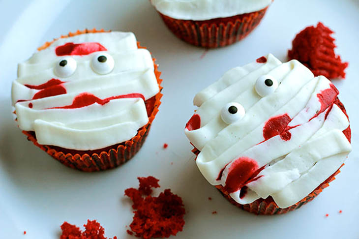 Mummy Cupcakes