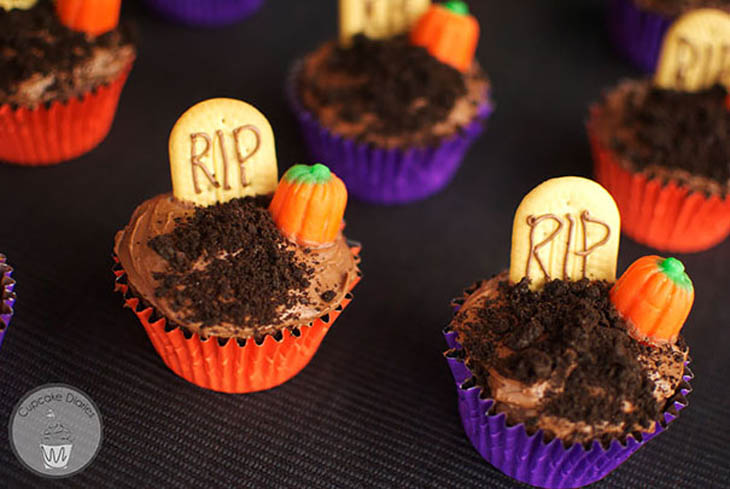 Graveyard Cupcakes