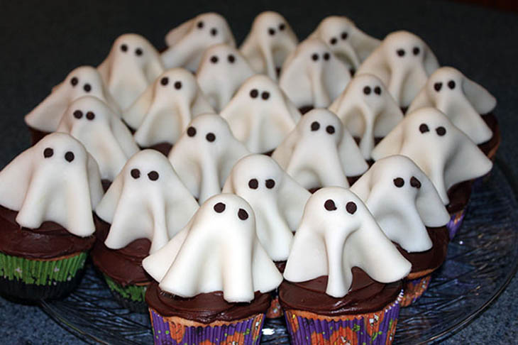 Ghost Cupcakes 