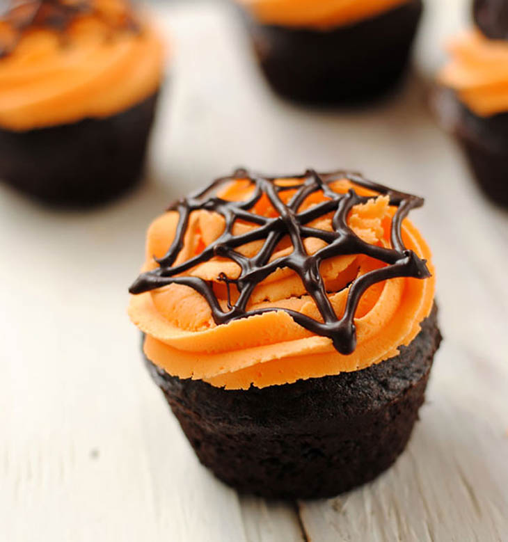 Spiderweb Cupcakes