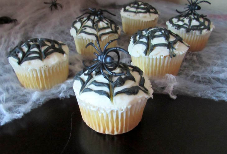 Spider Web Cupcakes