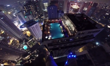 This Is The Best Pool Party Entrance Ever, You’ve Never Seen Anything Like This Before!