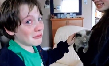 Mom Finds The Missing Cat, Kid’s Tears Of Joy Will Melt Your Heart.