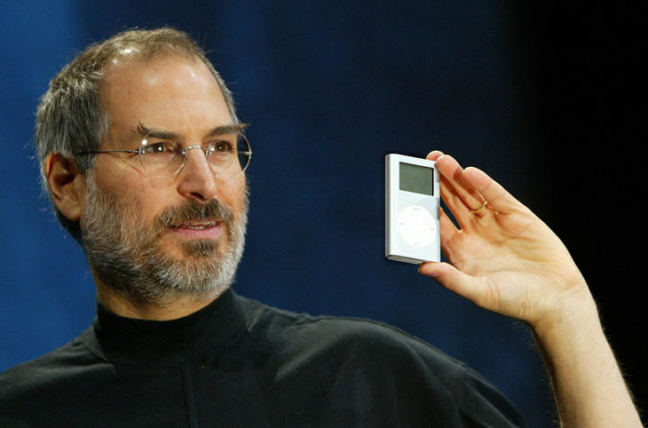 21st century photos - Steve Jobs introduces the first revolutionary music device iPod [2001]