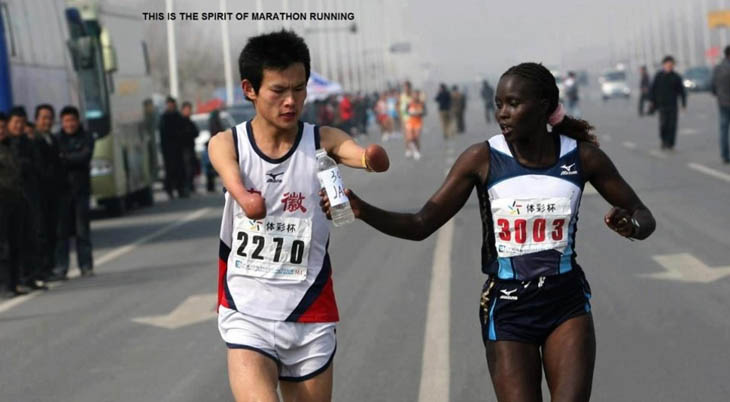 Elite runner Jaqueline Kiplimo helps a disabled Chinese athlete drink during the 2010 Zheng-Kai marathon.