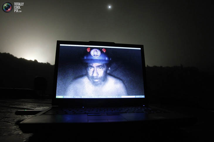21st century photos - Live images of the Chilean miners trapped in a mine for 21 days. [2010]