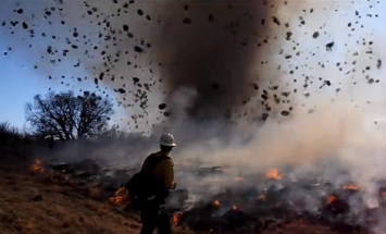 Can You Guess What Happens When A Wildfire Meets A Tornado? It’s Unbelievable!