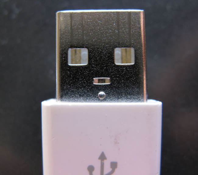 Everyday things with faces - pareidolia - Usb Face