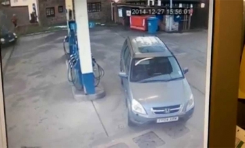 She Can’t Fill Her Car Tank With Petrol. Why? You Won’t Stop Laughing!