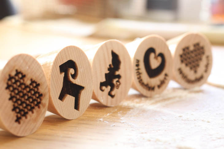 Cool kitchen gadgets - Engraved Cookie Stamp