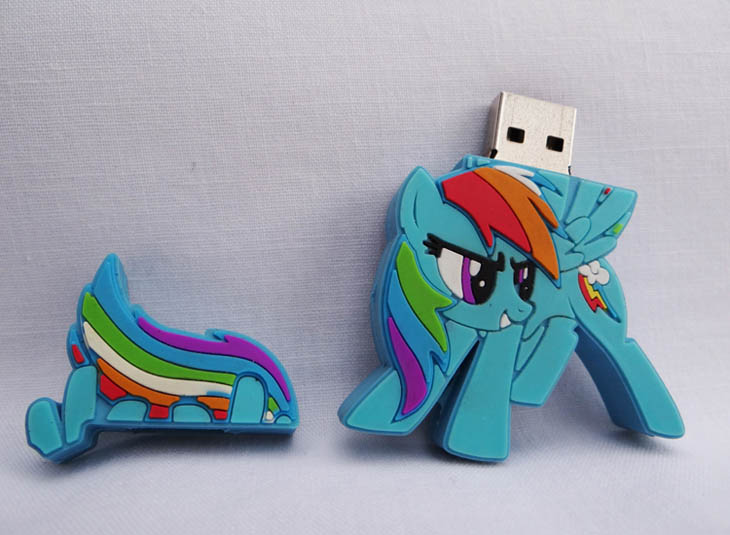 8GB Rainbow Dash Flash Drive