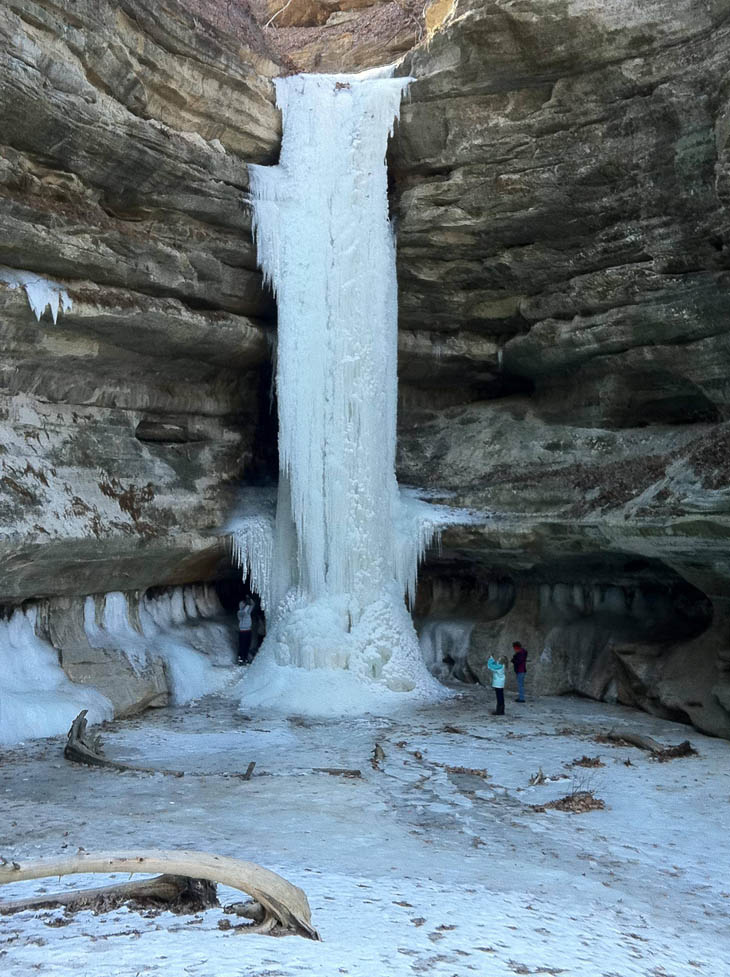 Frozen waterfall in Illinois, US