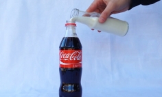 What Happens When You Poured Milk Into Coke? I’m Totally SPEECHLESS.