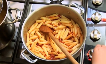 Apparently You’ve Been Making Pasta The Wrong Way Your Whole Life! Must See!