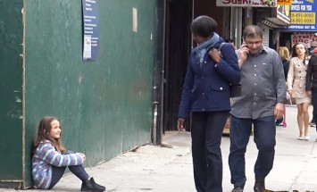 What Would You Do If You Saw A Lost Child On The Street? Looks This. It’s Shocking!
