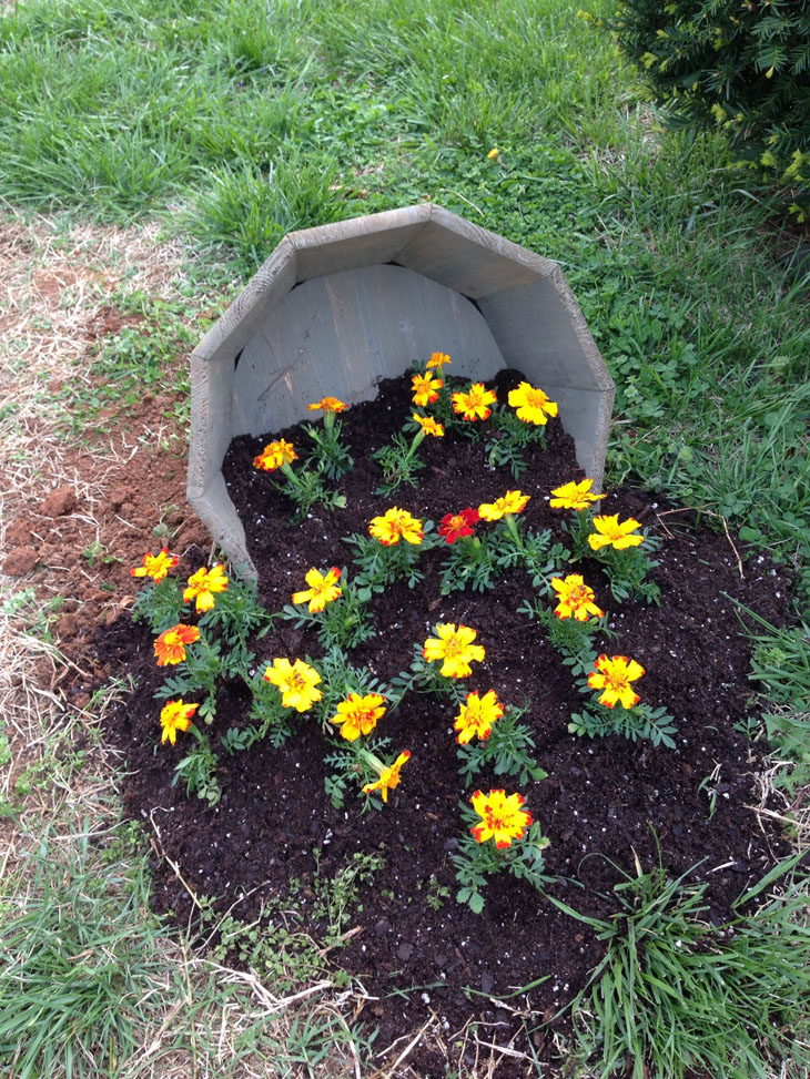 Creative Spilled Flower Pots