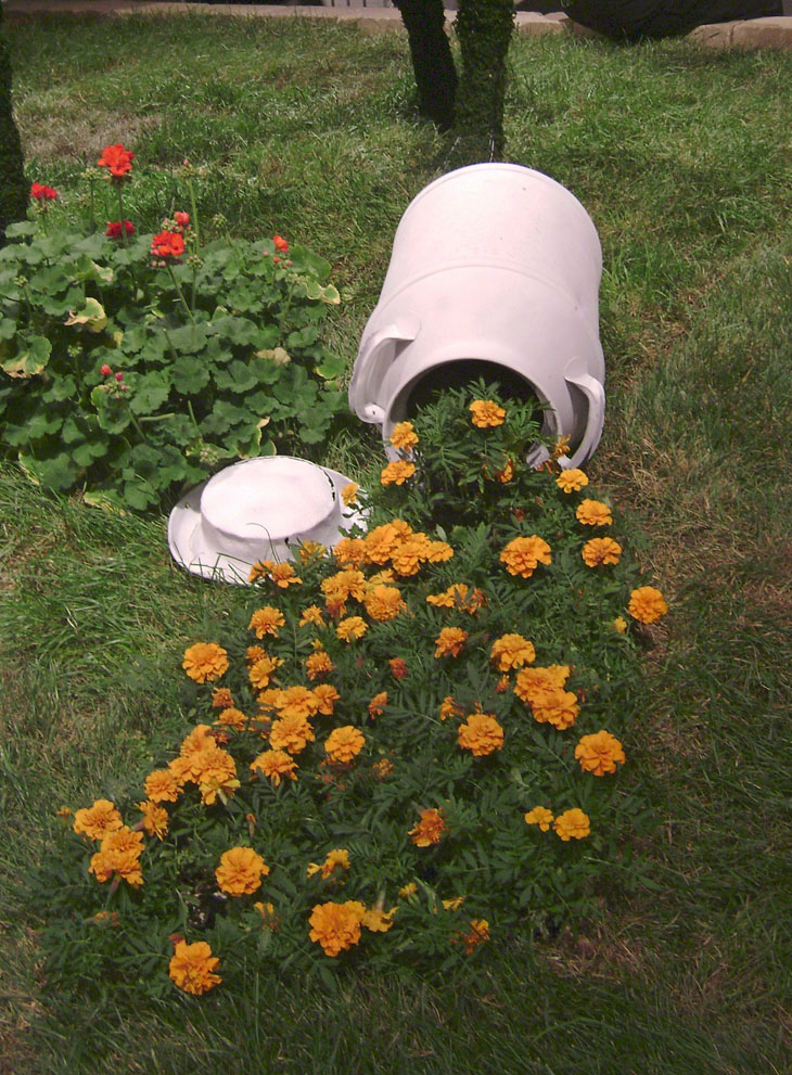 Creative Spilled Flower Pots