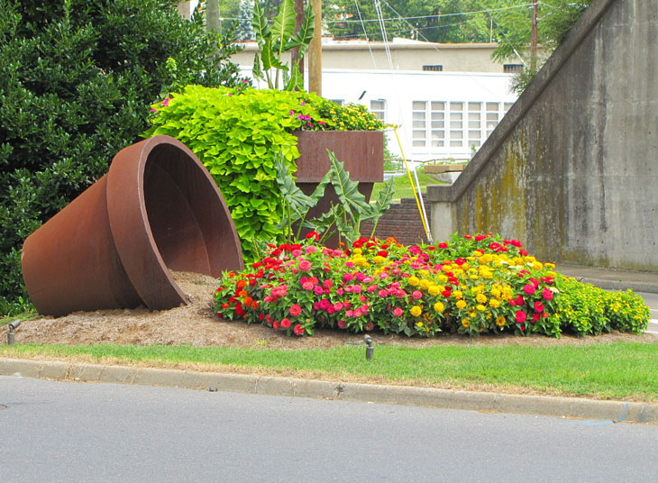 Creative Spilled Flower Pots