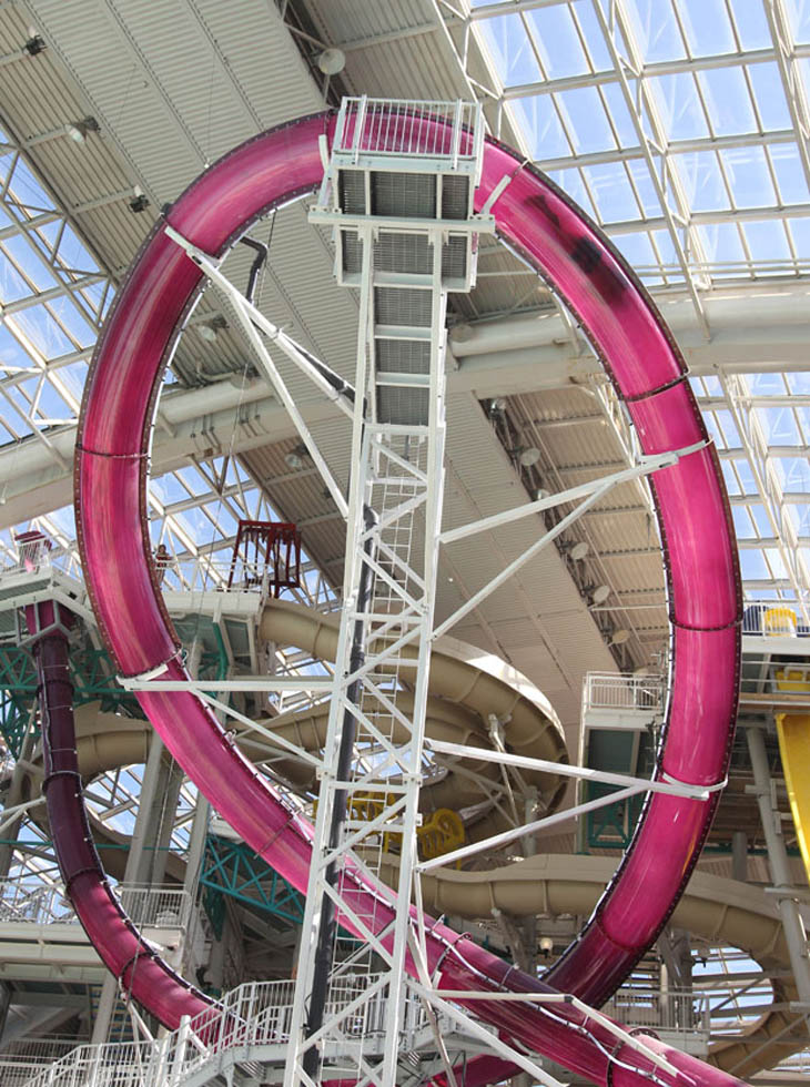 The Cyclone – World Waterpark, Canada