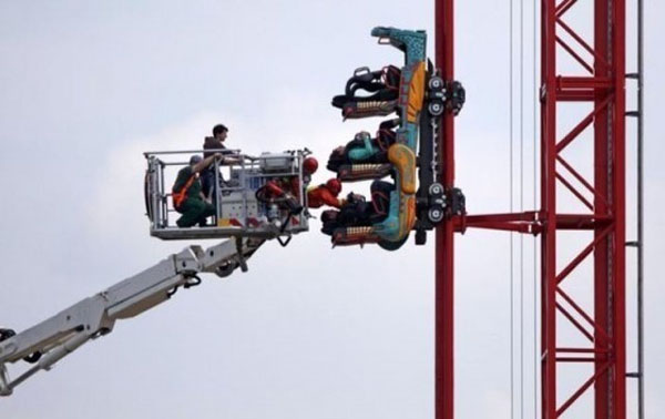 The people who got stuck on this ride at the worst possible moment.