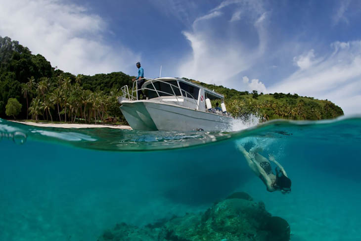 Underwater Exploring