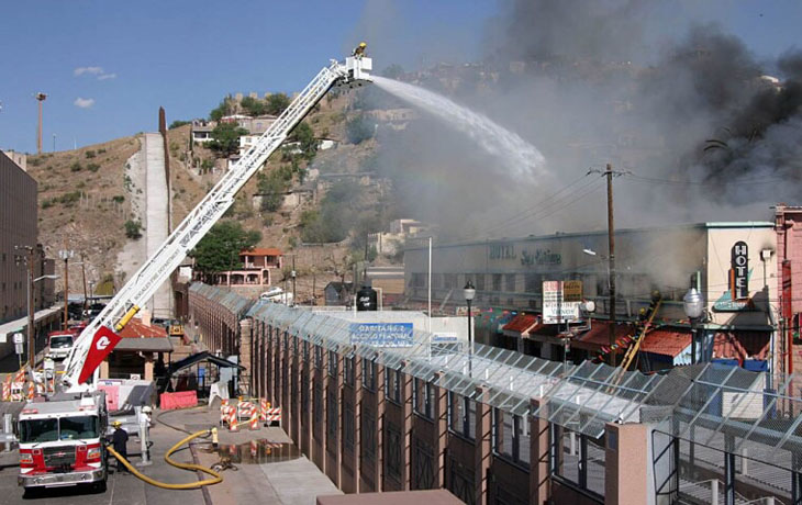 Arizona firefighters fighting fire across the border