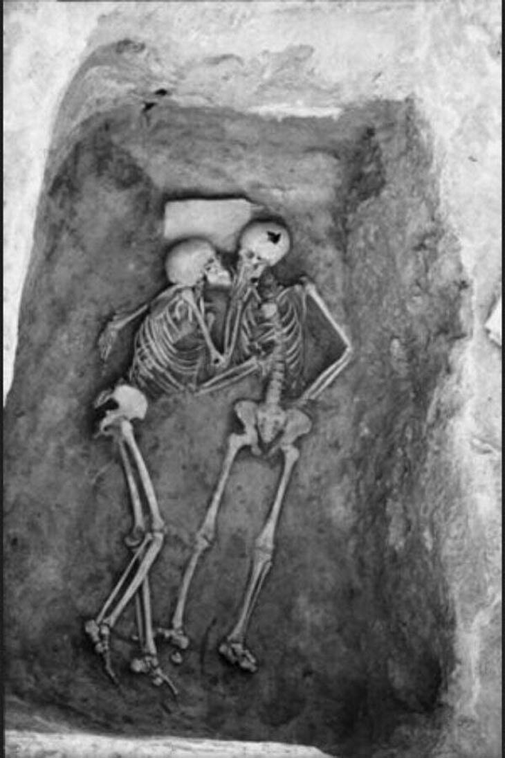 The 2800 year old kiss