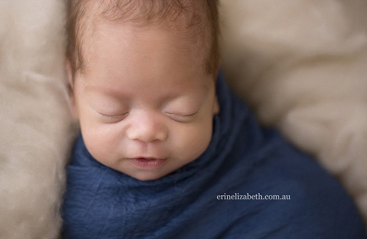 Most Adorable Photoshoot Of Mom And Newborn Quintuplets