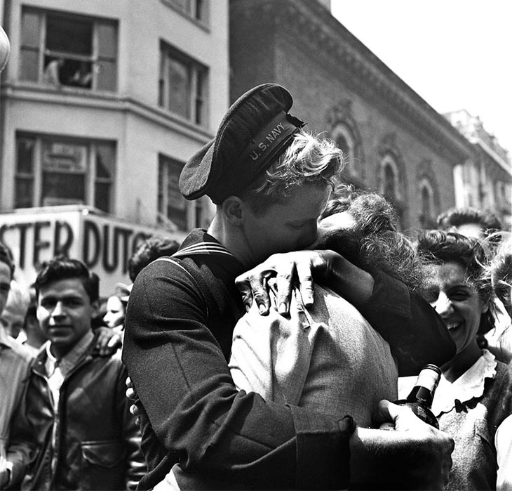 Wartime photos: A Kiss In Times Square Displays The Mood Of The World On V-E Day, New York, May 8, 1945