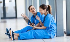Qualifying for Australia’s Widely Available, High Paying Nursing Jobs